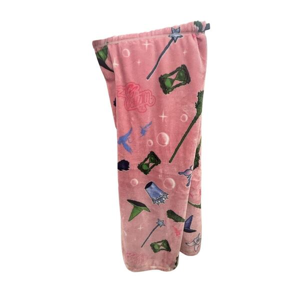 Pink Wizard of Oz Throw Blanket Cozy Soft Movie-Themed Home Decor Gift